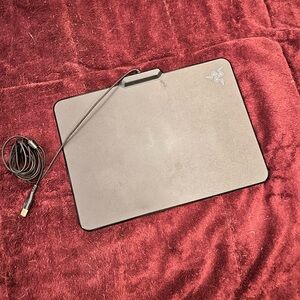 Razer Firefly Gaming Mouse Mat in Black